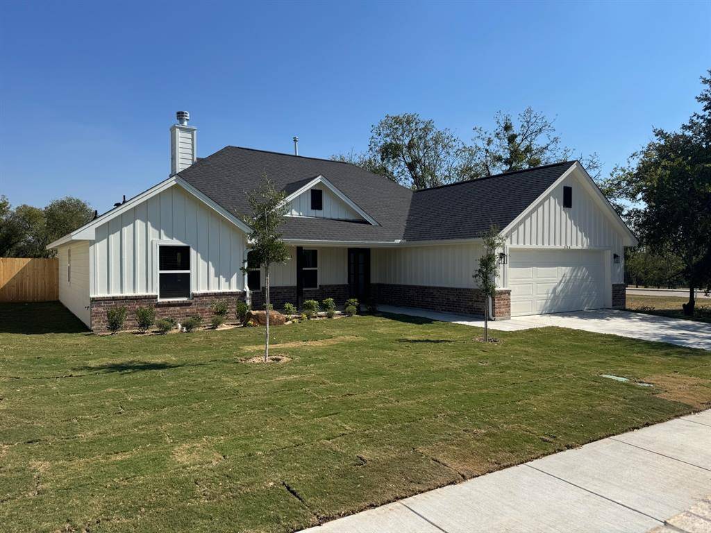 Weatherford, TX 76086,606 N Mill Street