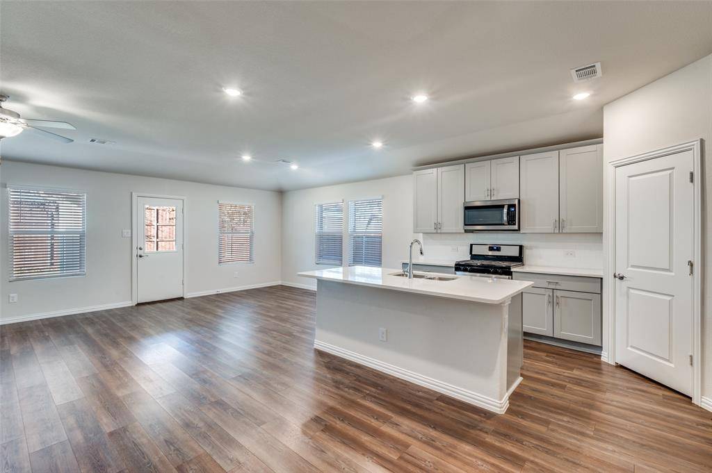 Lake Dallas, TX 75065,767 Hawthorne Lane