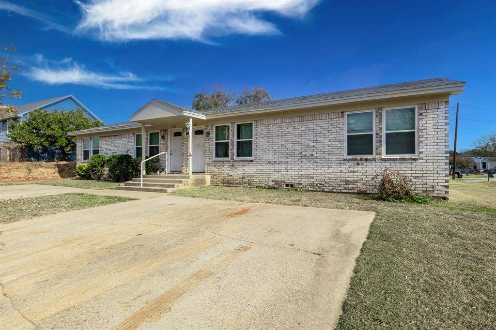 Granbury, TX 76049,309-311 Lilac Drive