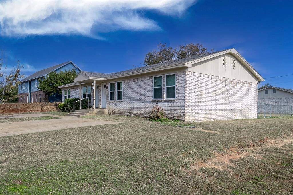 Granbury, TX 76049,309-311 Lilac Drive