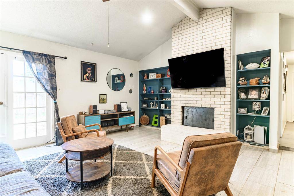 Arlington, TX 76015,2108 Warwick Drive