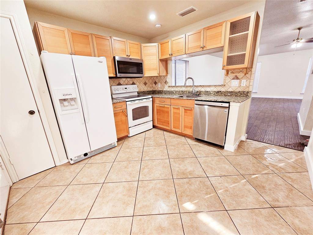 Garland, TX 75040,208 Cole Street