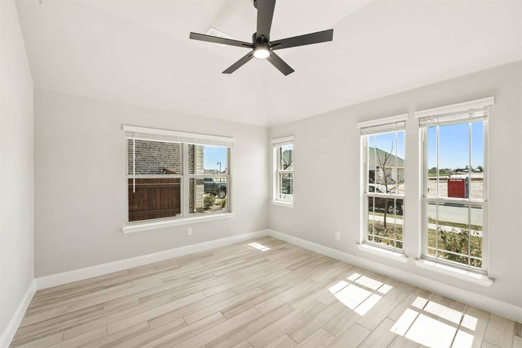 Waxahachie, TX 75165,489 Red Maple Road