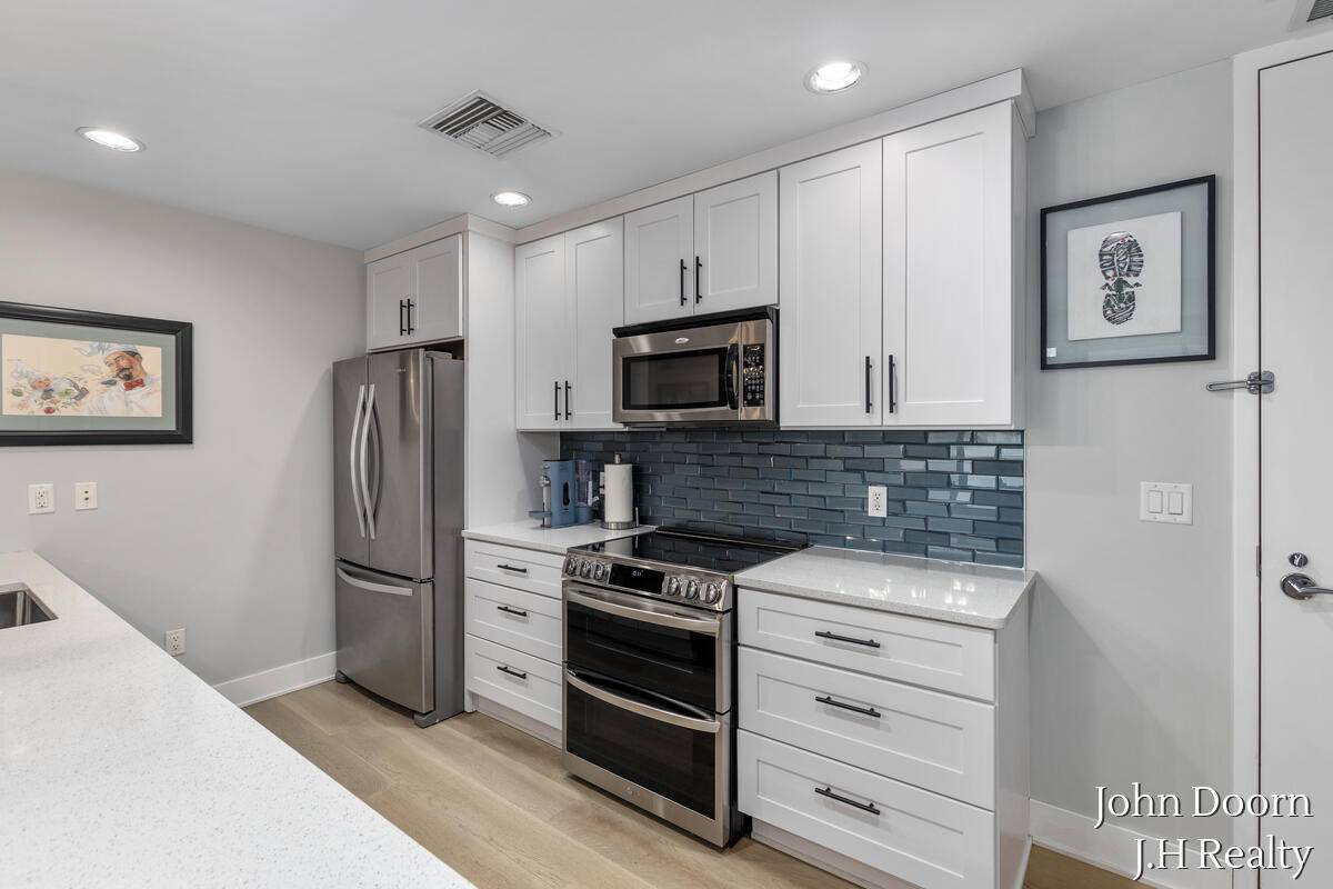 Grand Rapids, MI 49504,335 Bridge ST NW #1804