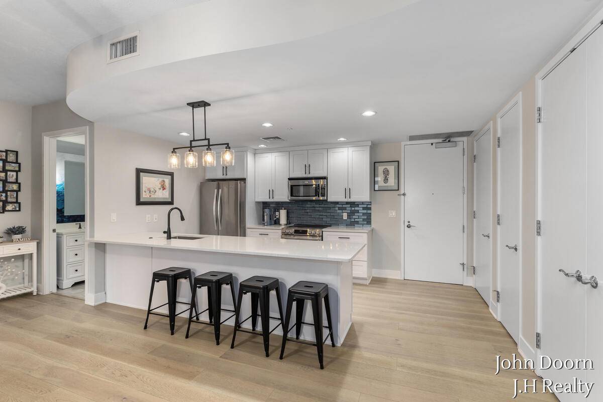 Grand Rapids, MI 49504,335 Bridge ST NW #1804