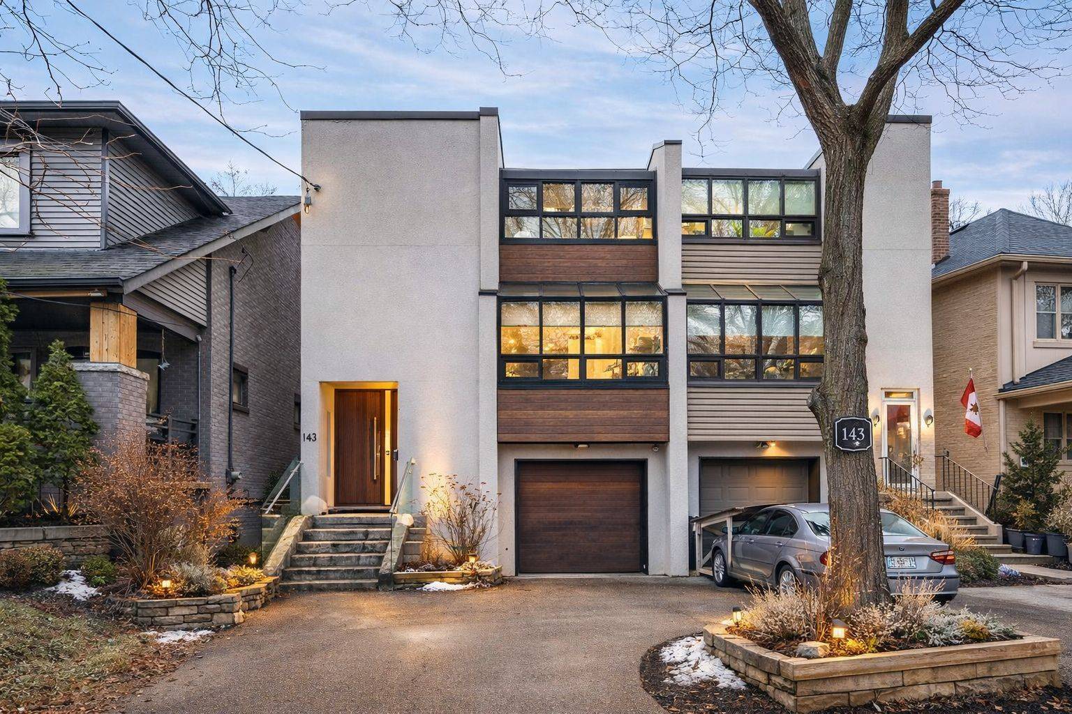 Toronto C10, ON M4S 1T4,143 Hillsdale AVE E