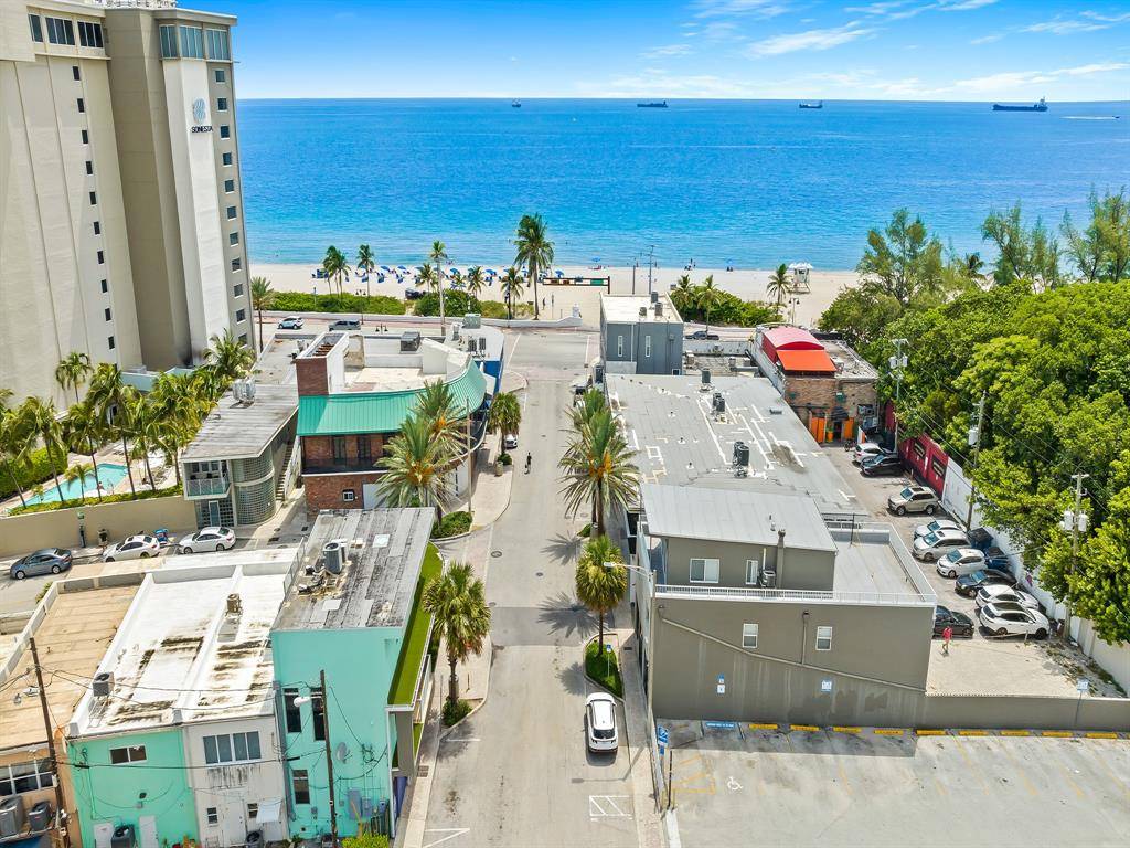 Fort Lauderdale, FL 33304,901 Sunrise Ln