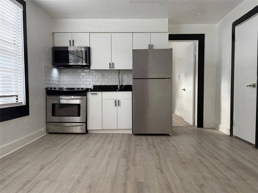 Hollywood, FL 33020,1947 Madison St #4