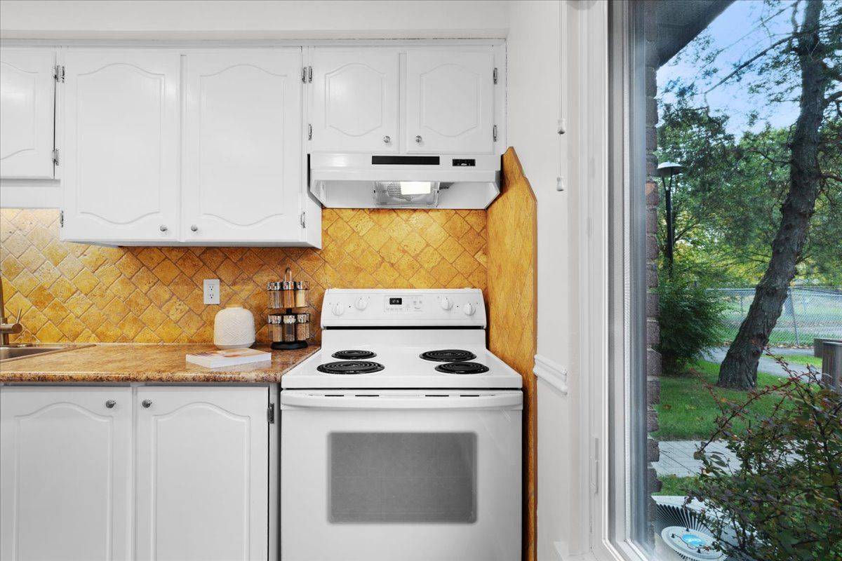 Richmond Hill, ON L4C 5C7,189 Springhead GDNS #61