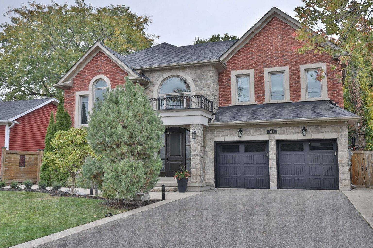 Oakville, ON L6L 3G5,253 Jones ST