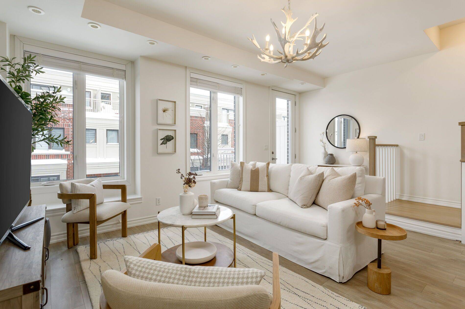 Toronto W06, ON M8W 0B2,90 Eastwood Park GDNS #2