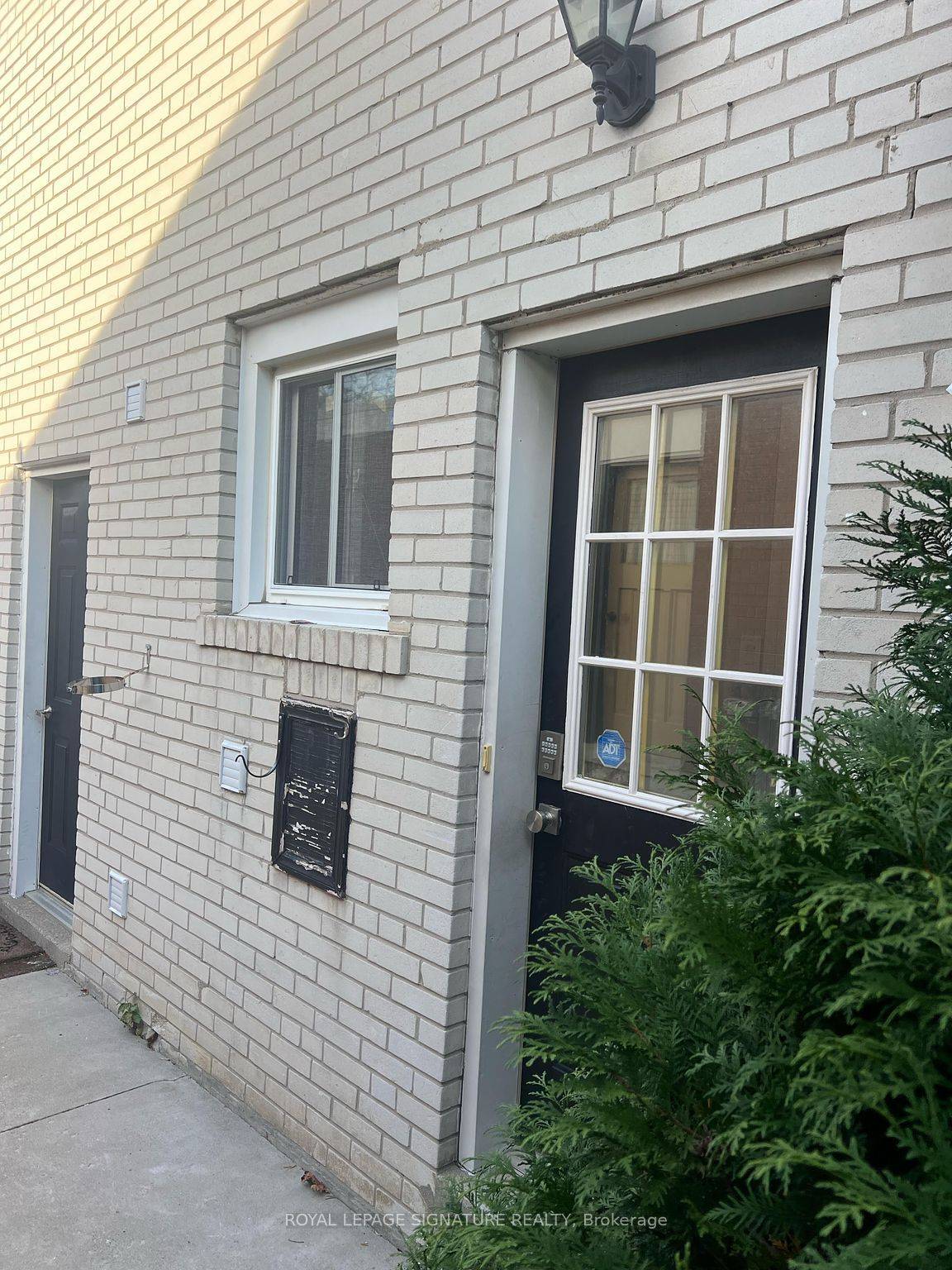 Mississauga, ON L4Y 2T2,1040 Runningbrook DR #Bsmt