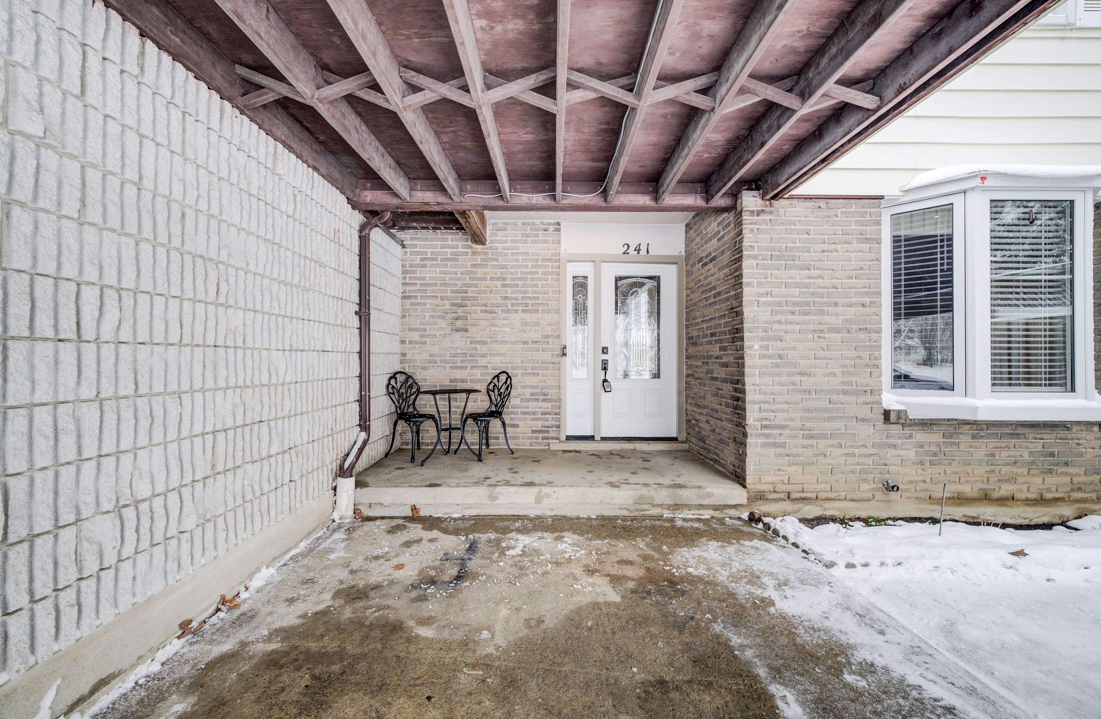 Stratford, ON N5A 3B6,241 Willow ST