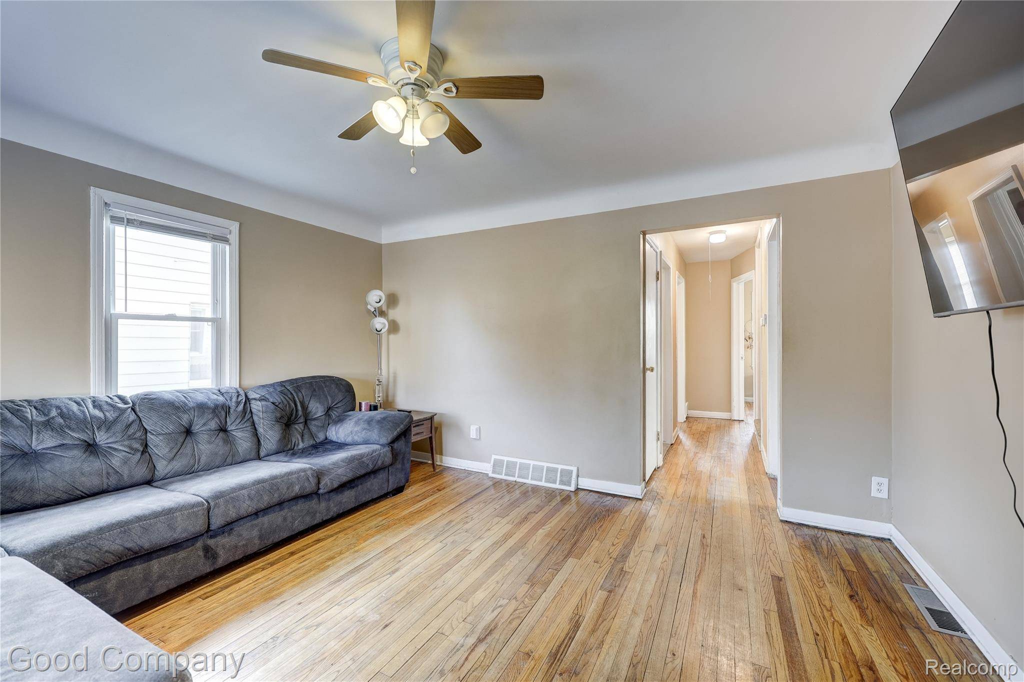 Hazel Park, MI 48030,1216 E George AVE