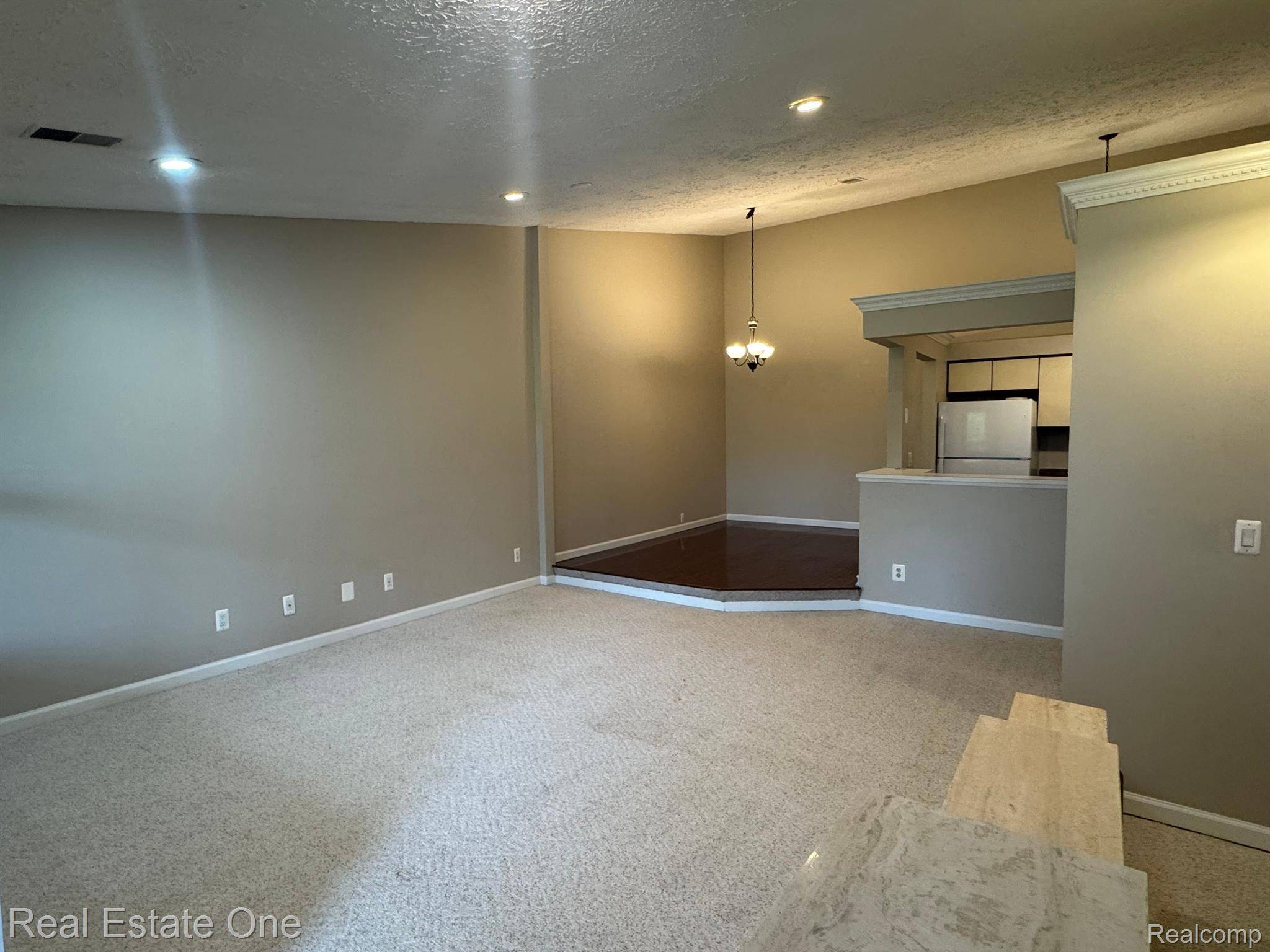 Northville, MI 48167,19317 Surrey LN