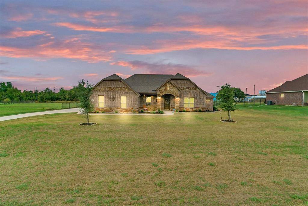 Granbury, TX 76049,217 Maverick Court