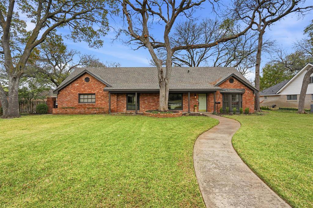 Benbrook, TX 76116,8625 Marys Creek Drive