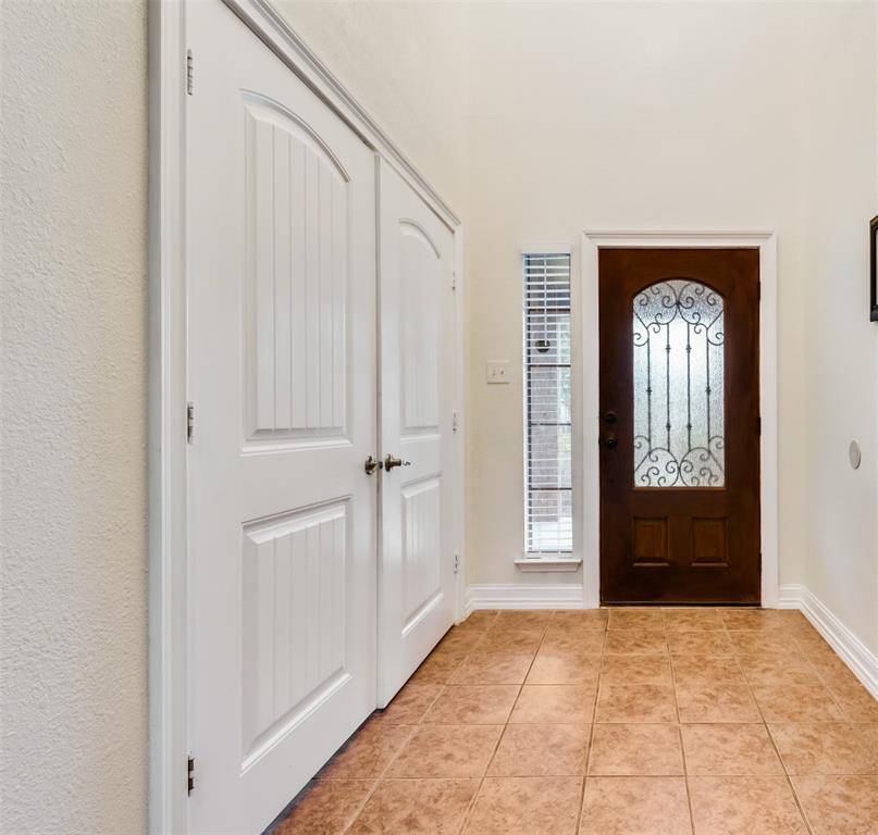 Grand Prairie, TX 75052,2864 Westover Drive