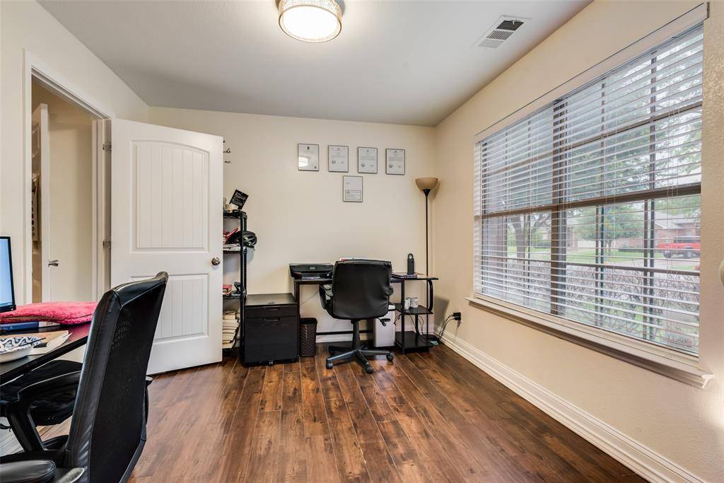 Grand Prairie, TX 75052,2864 Westover Drive