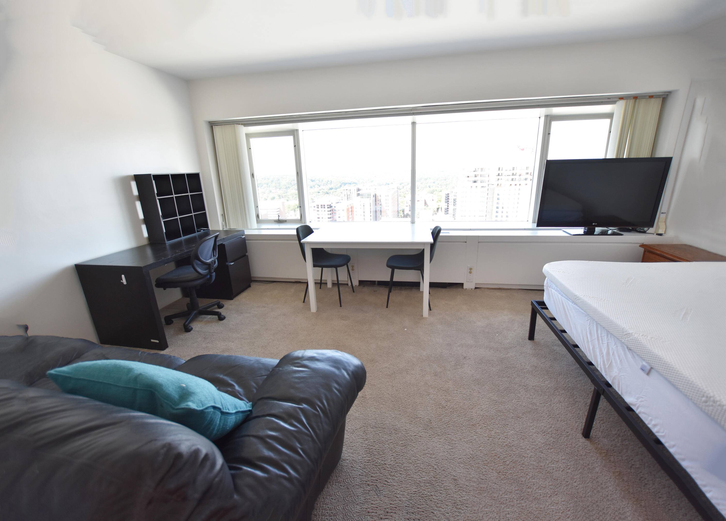 Ann Arbor, MI 48104,555 E William ST #22E