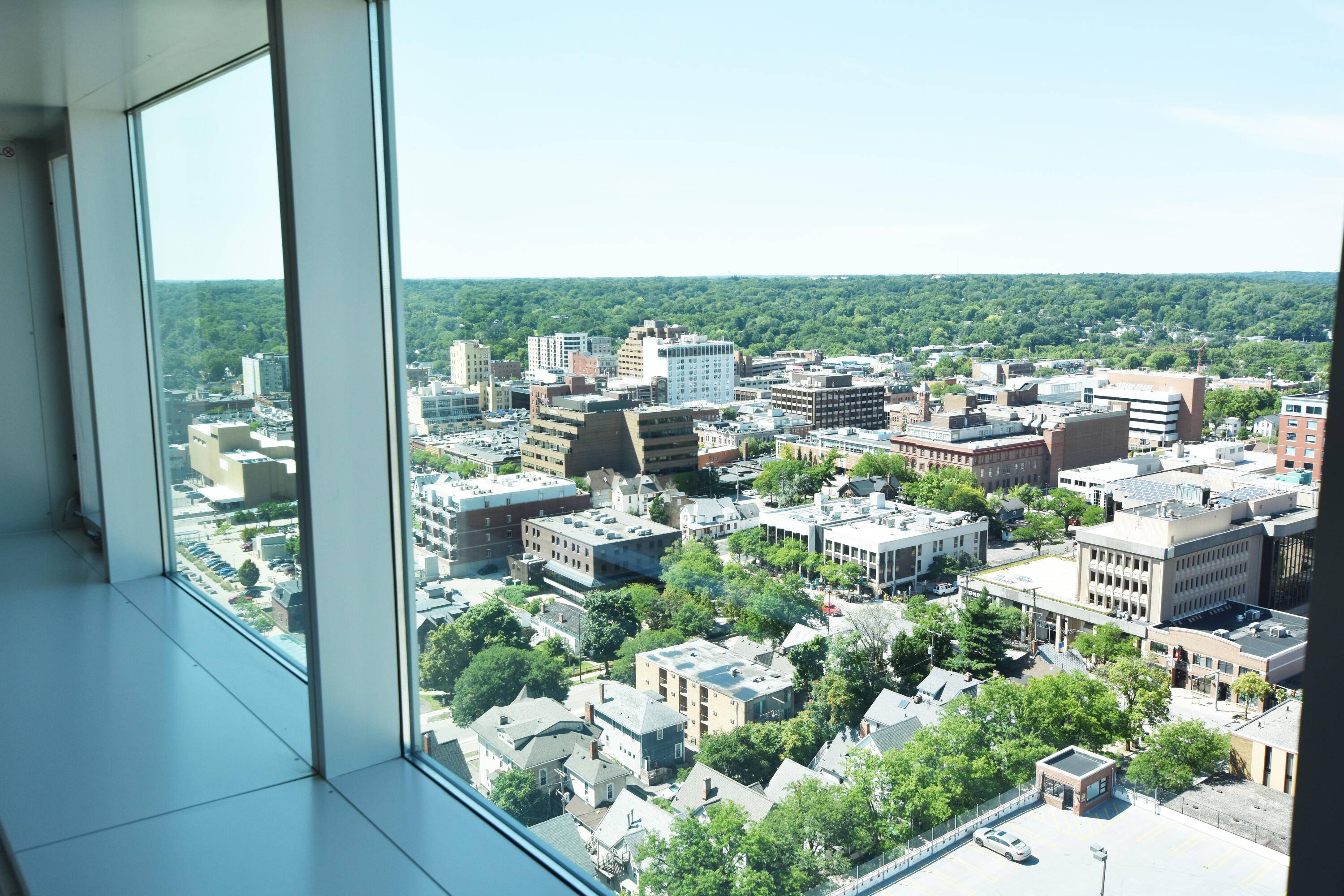 Ann Arbor, MI 48104,555 E William ST #22E