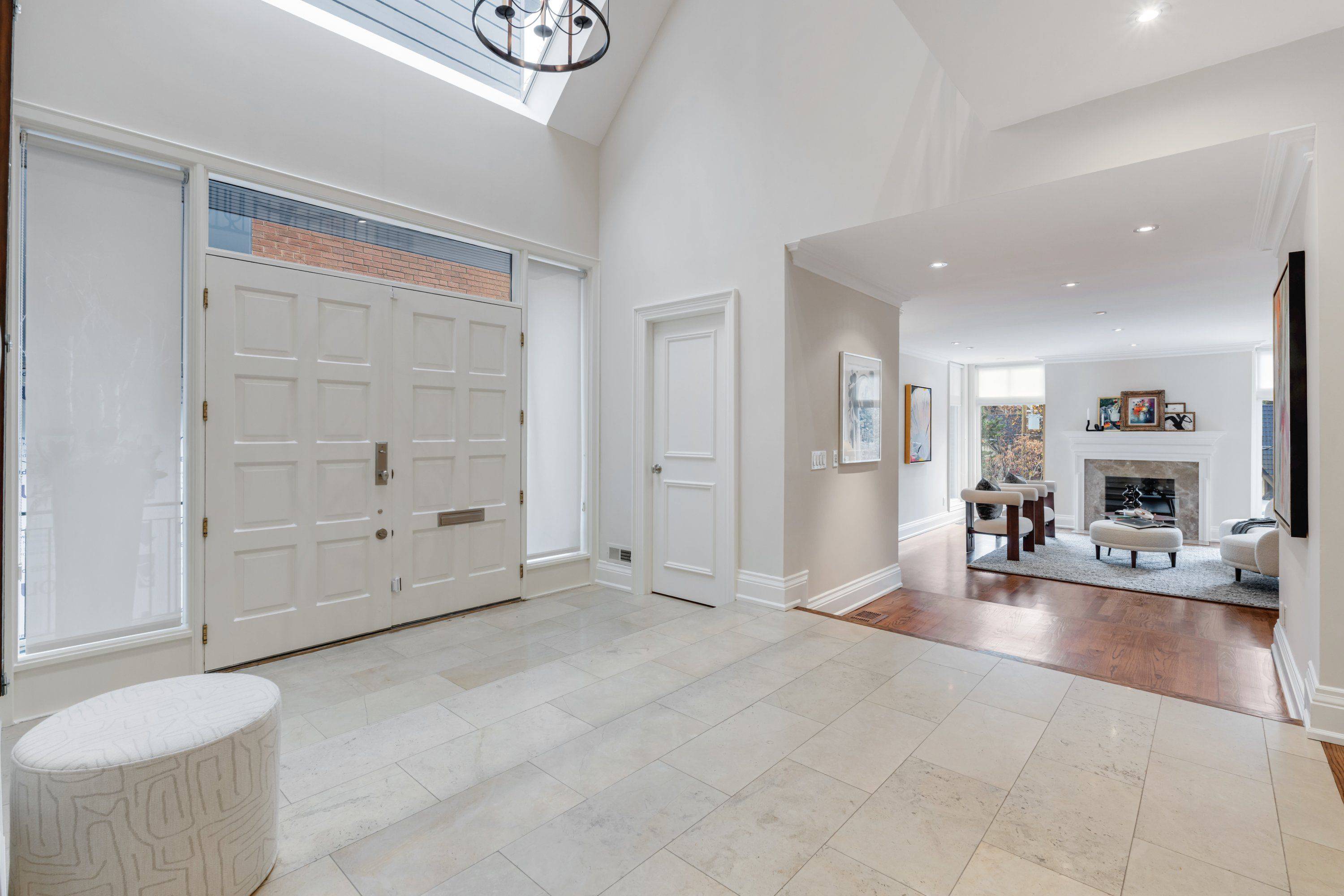 Toronto C02, ON M4V 2S9,103 Russell Hill RD