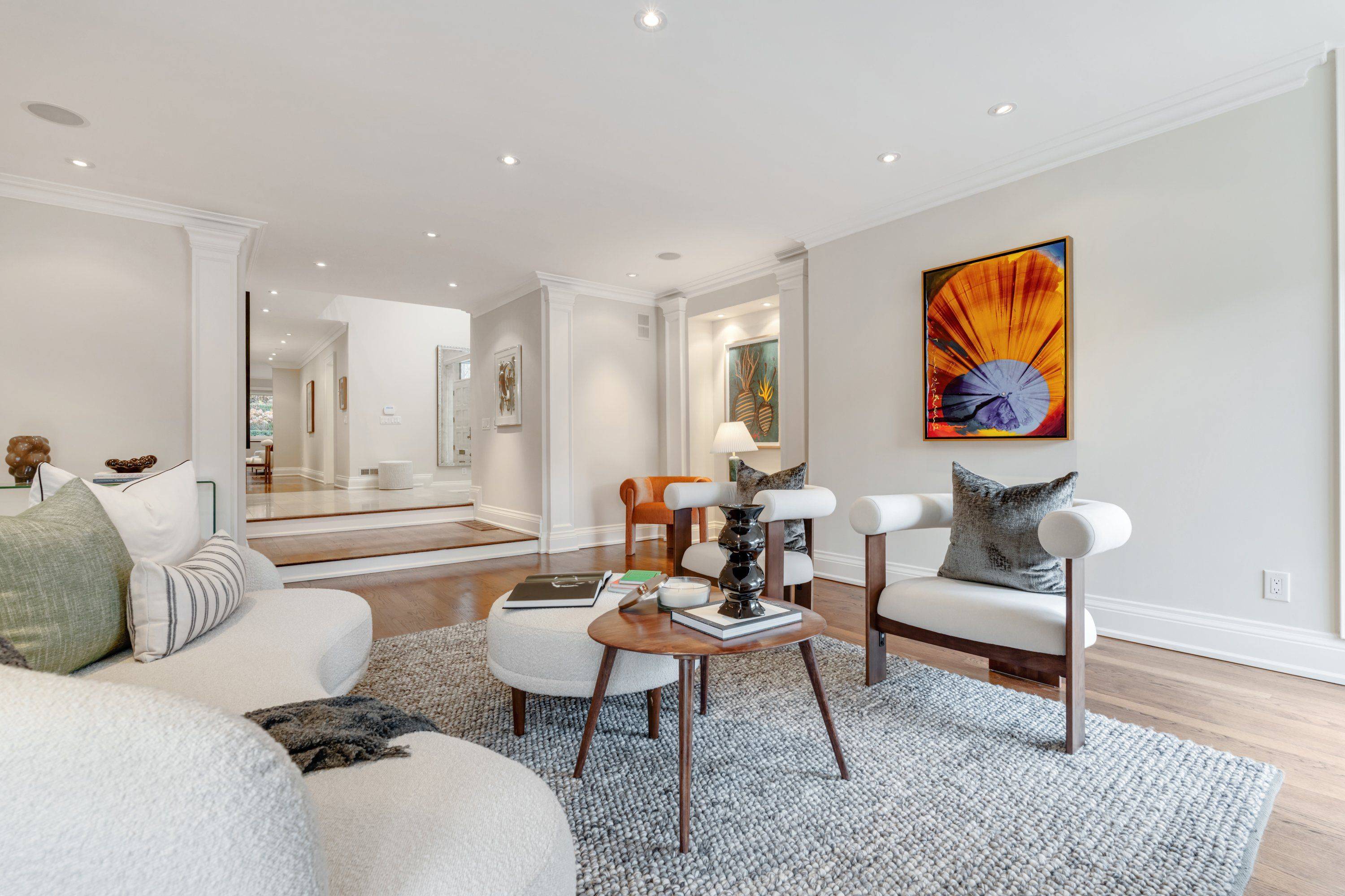 Toronto C02, ON M4V 2S9,103 Russell Hill RD