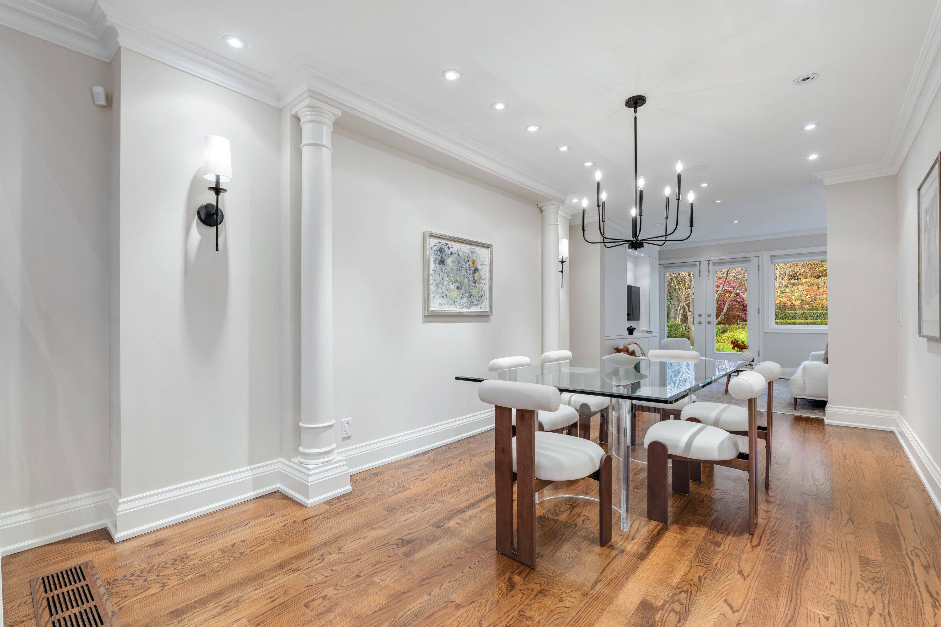 Toronto C02, ON M4V 2S9,103 Russell Hill RD