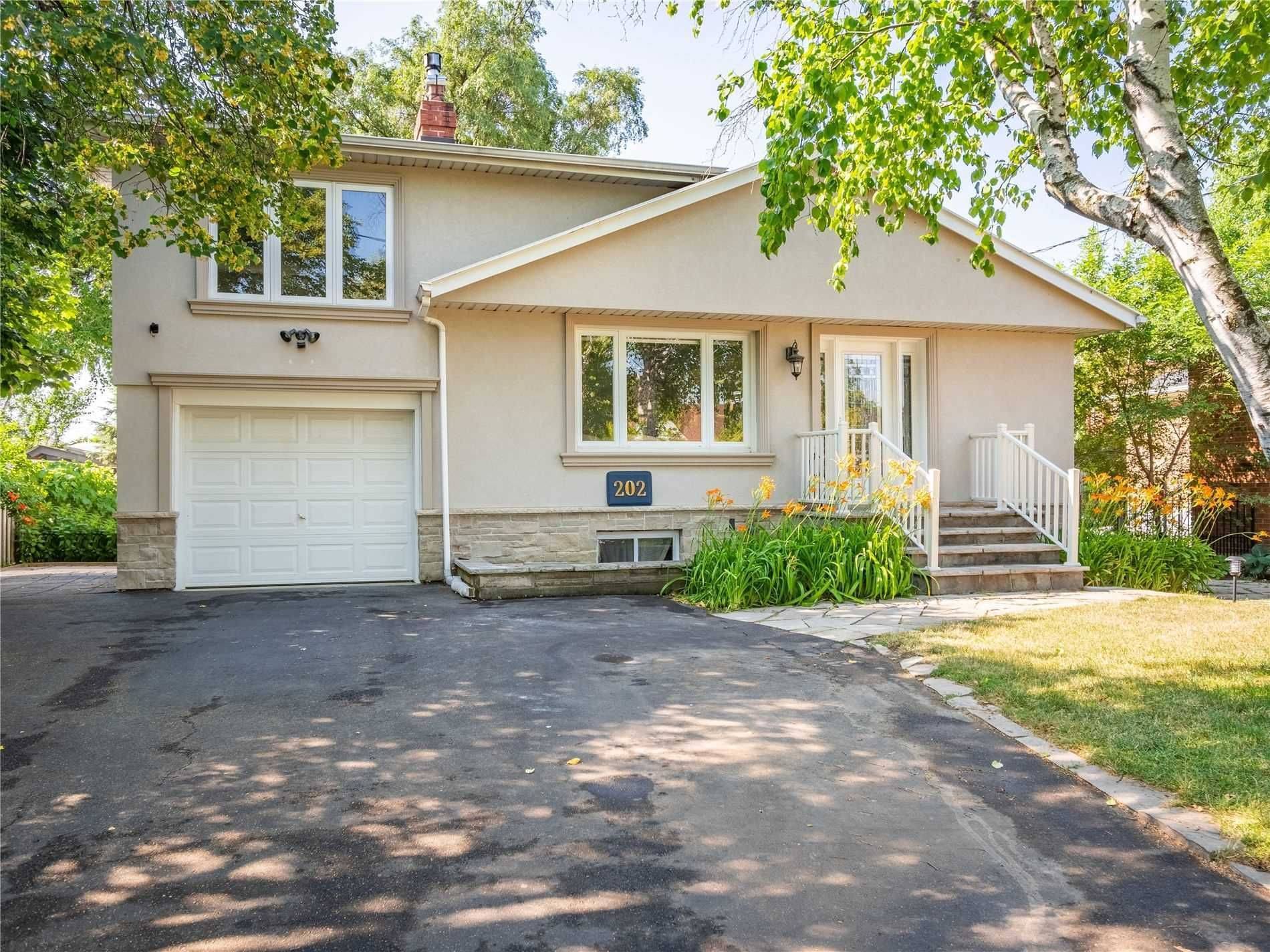 Toronto W08, ON M9C 2K7,202 Renforth DR #Main