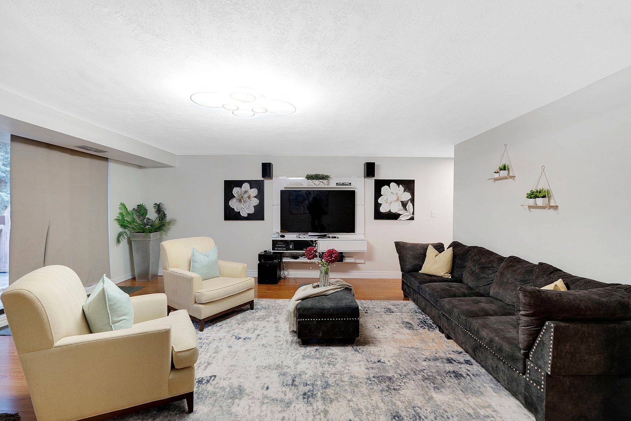 Mississauga, ON L5A 3R6,1250 Mississauga Valley BLVD #152