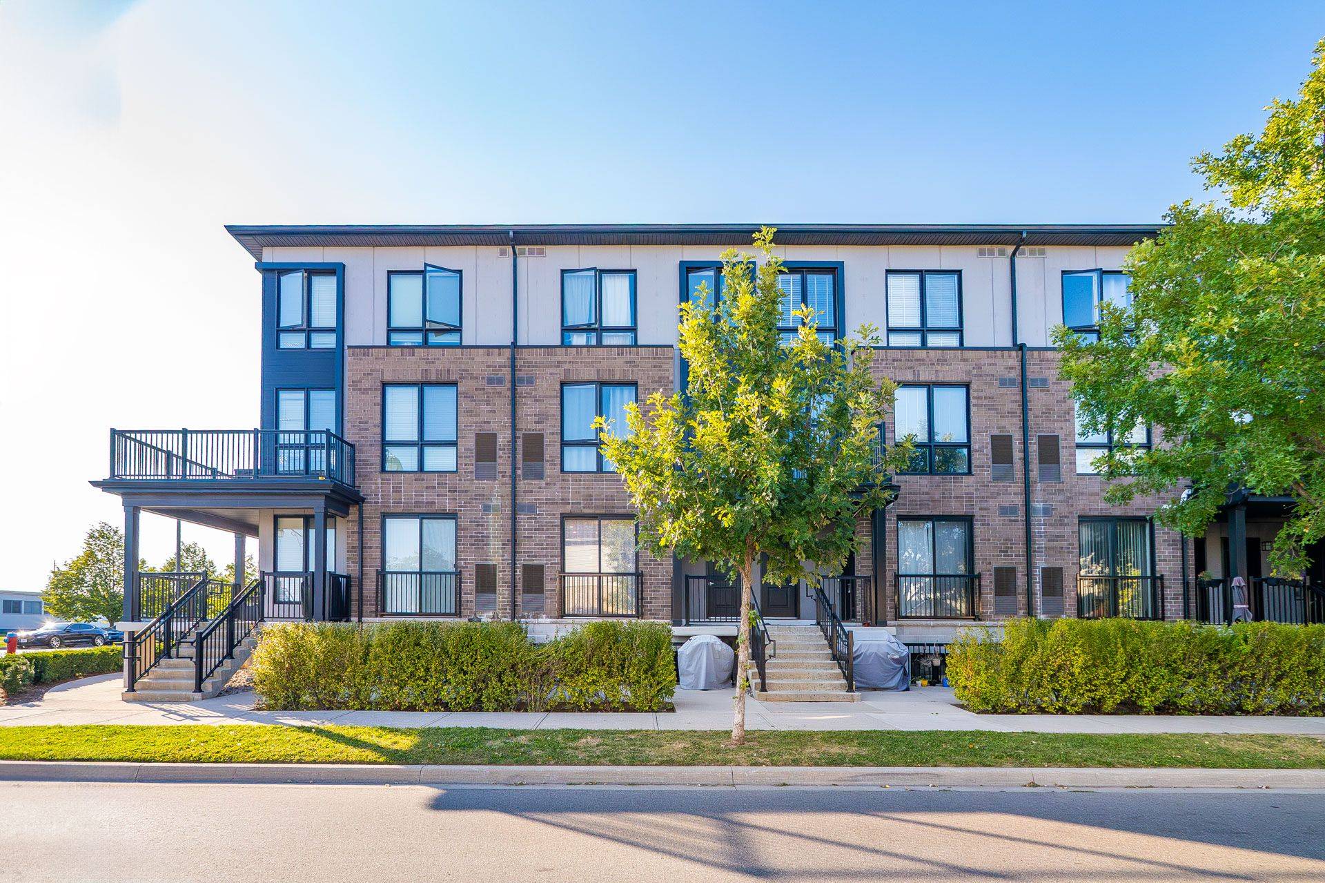 Milton, ON L9T 9K6,1206 Main ST E #107