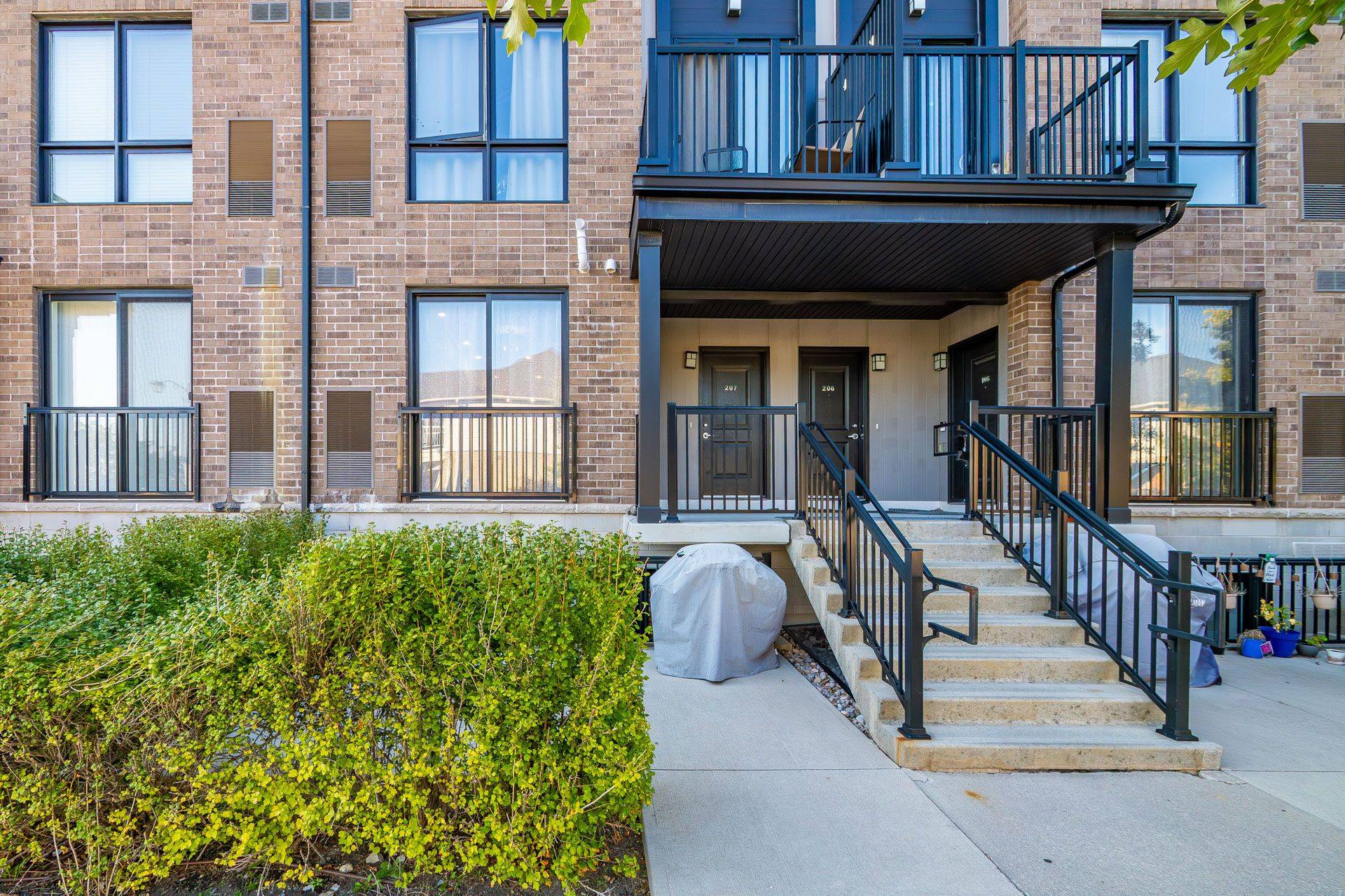 Milton, ON L9T 9K6,1206 Main ST E #107