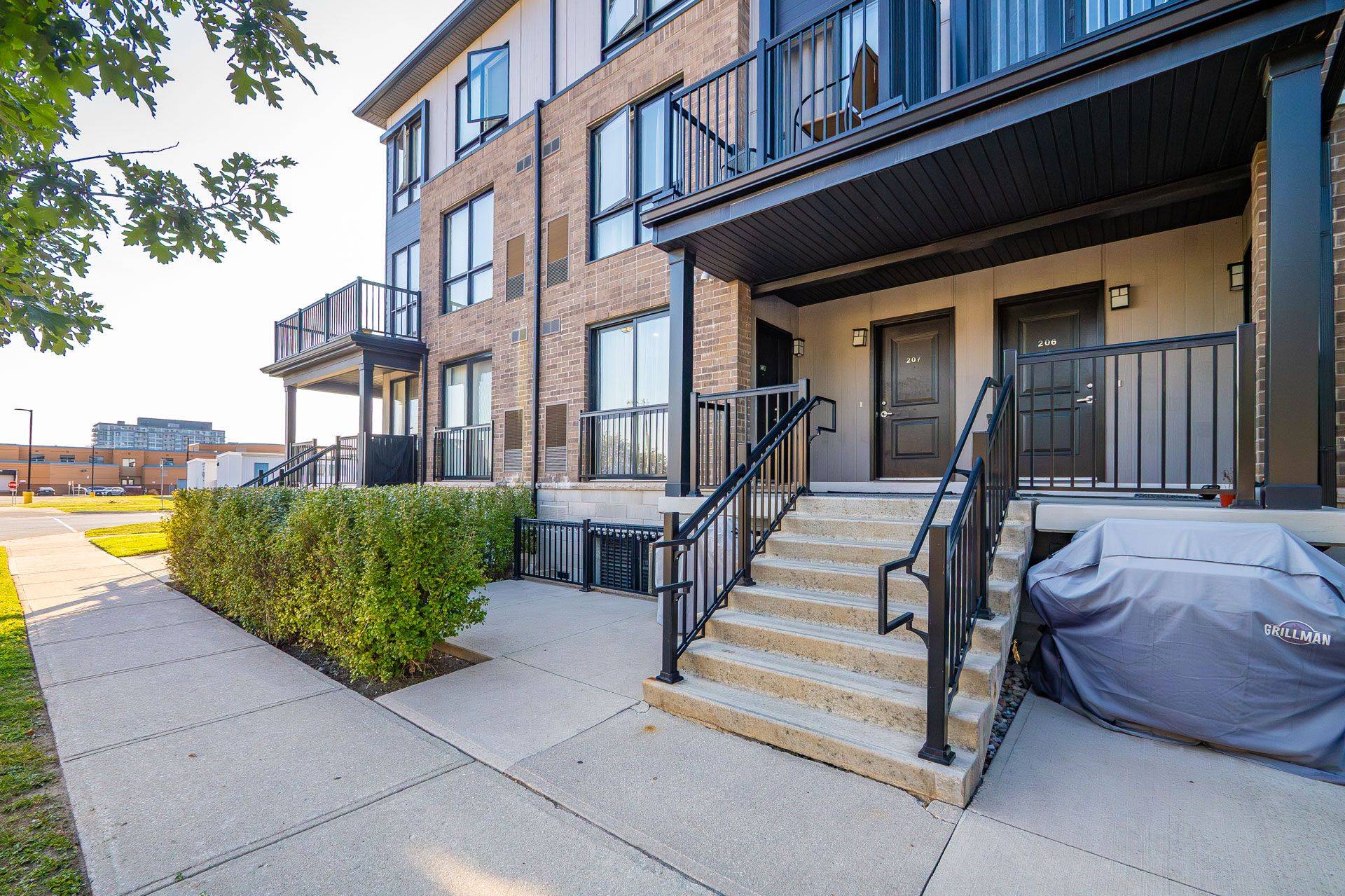 Milton, ON L9T 9K6,1206 Main ST E #107