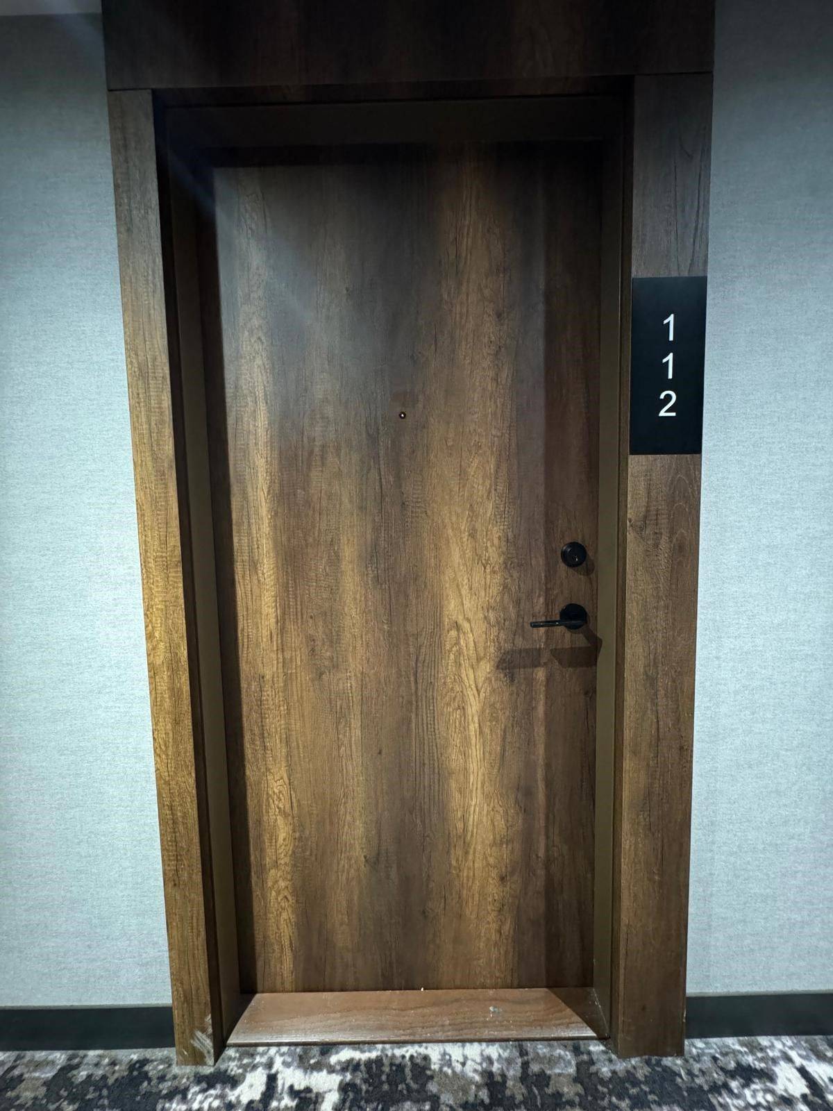 Toronto W06, ON M8Y 4G9,251 Manitoba ST #112