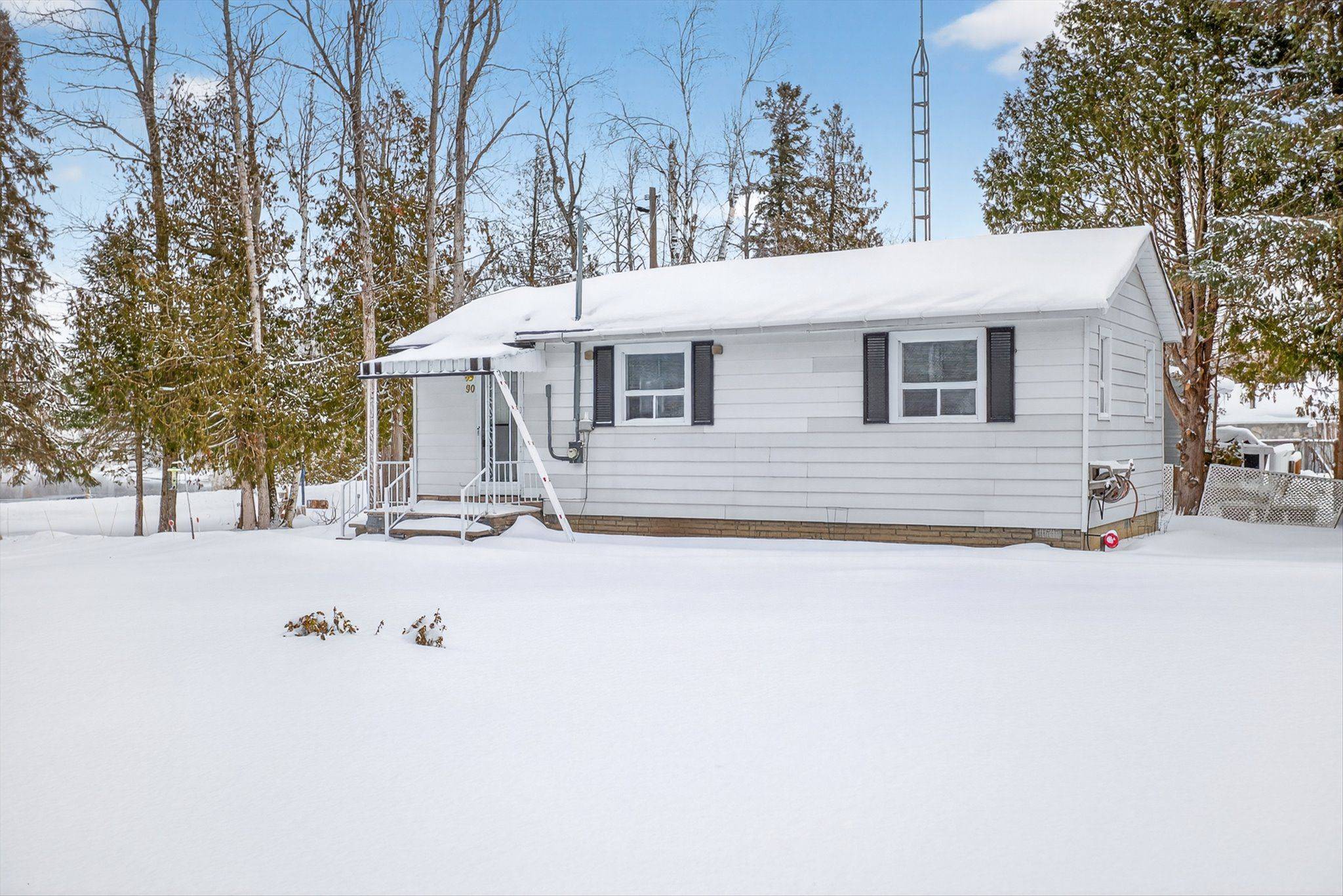 Kawartha Lakes, ON K0M 1N0,90 Trent Canal RD