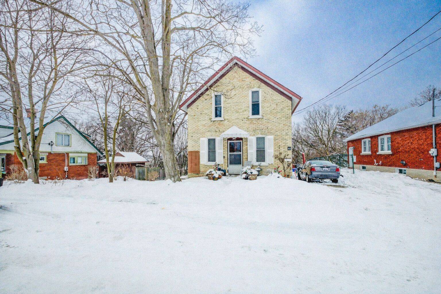 Kitchener, ON N2G 2T2,105 St George ST