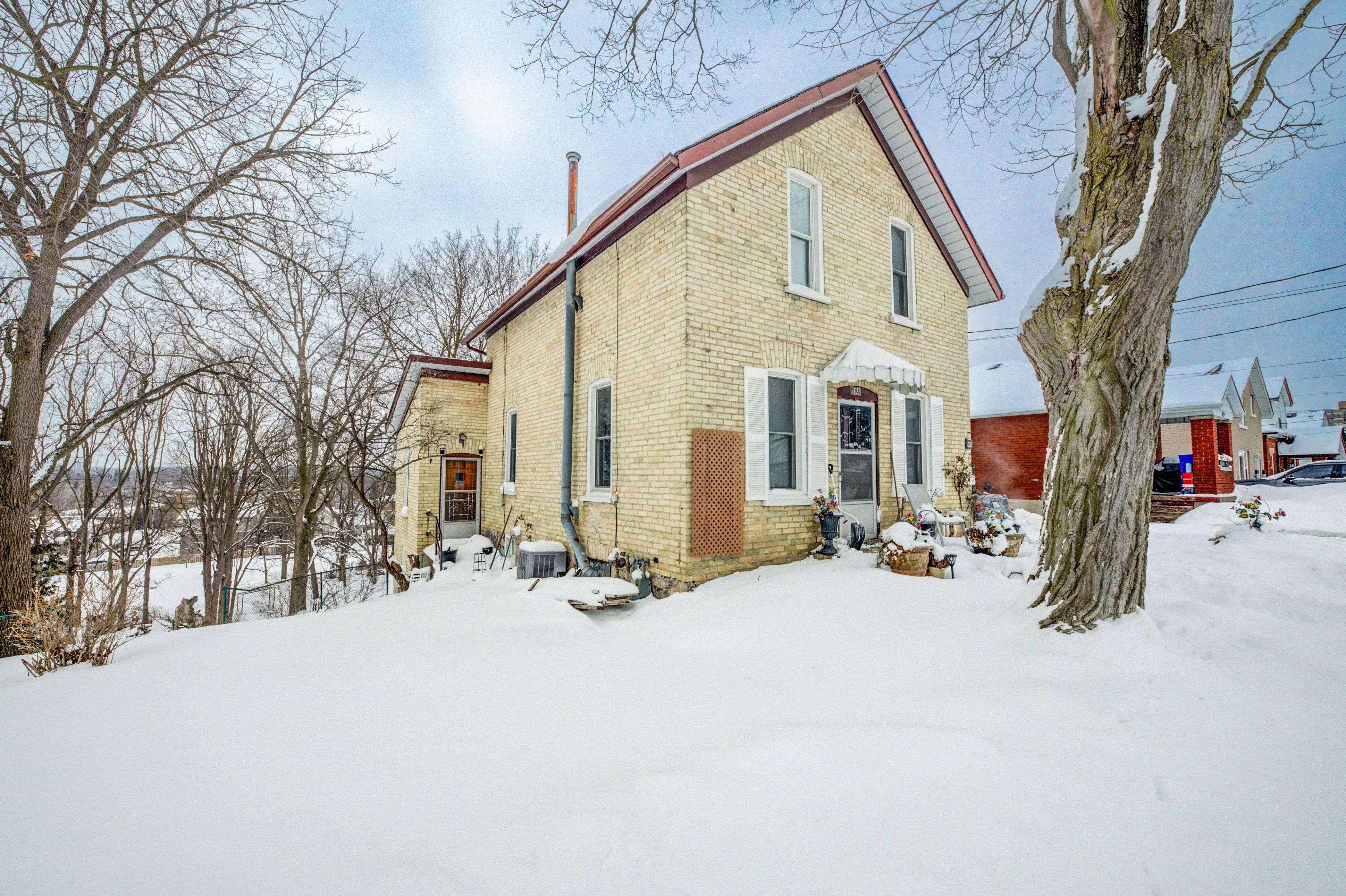 Kitchener, ON N2G 2T2,105 St George ST