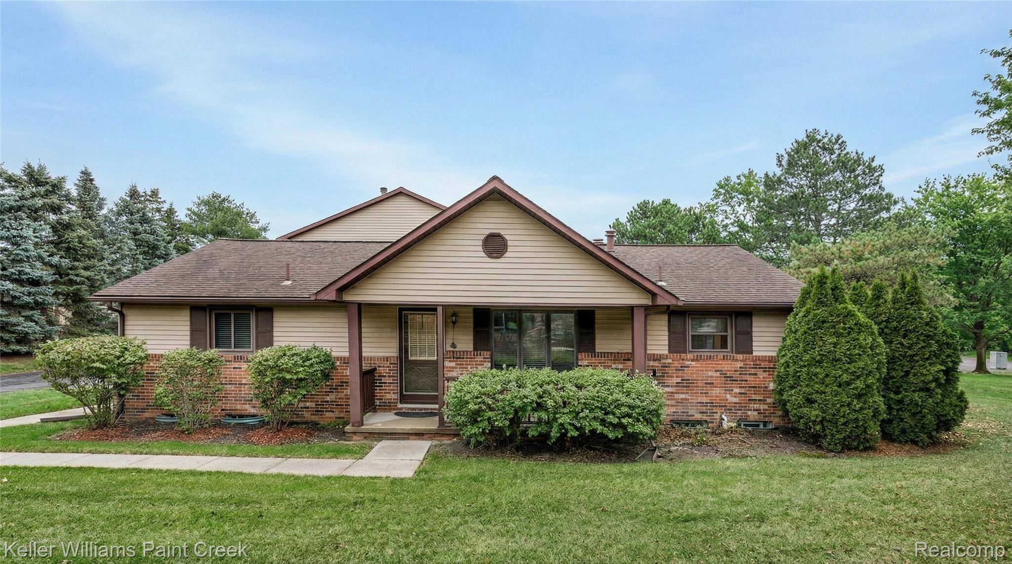 Rochester Hills, MI 48307,975 Woodlane DR