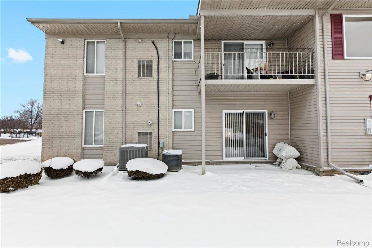 Allen Park, MI 48101,9959 Allen Pointe DR