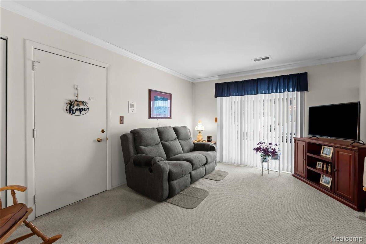 Allen Park, MI 48101,9959 Allen Pointe DR