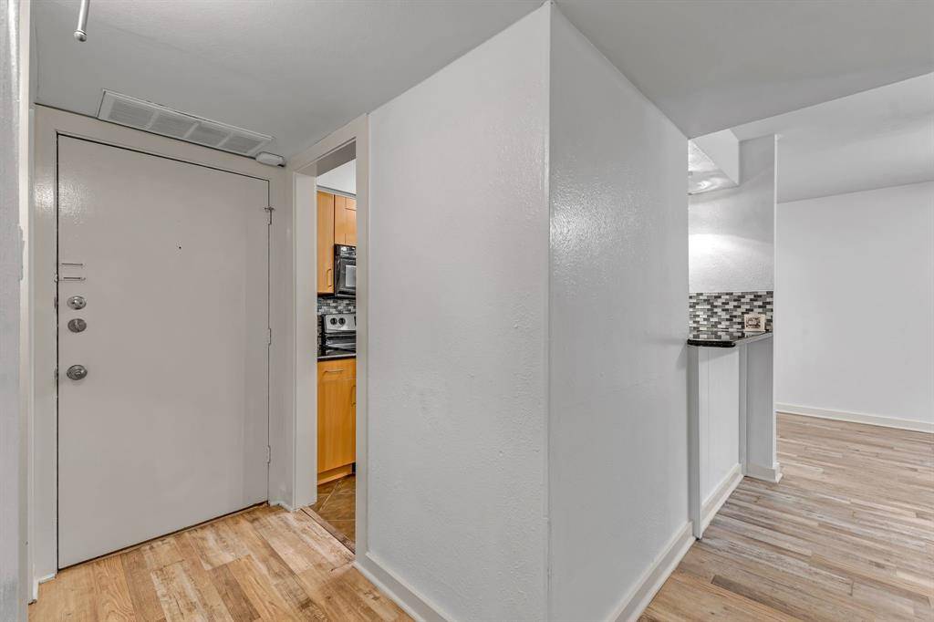 Dallas, TX 75219,4837 Cedar Springs Road #215