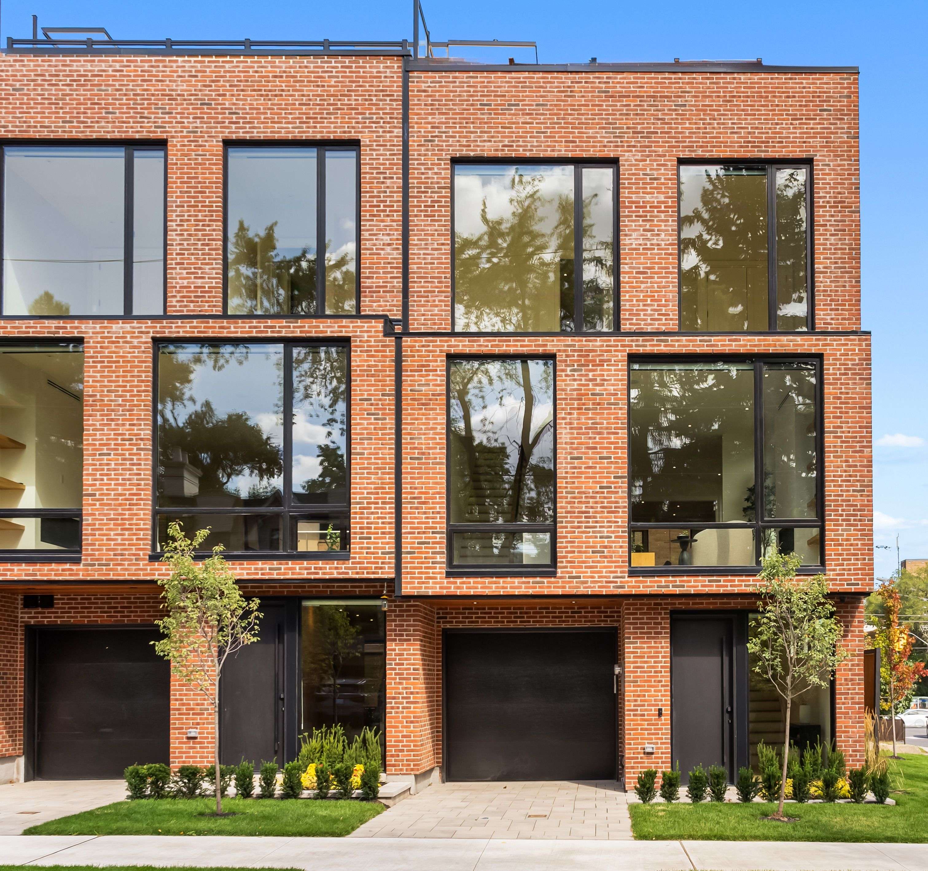 38 Evergreen GDNS, Toronto C11, ON M4G 1C5