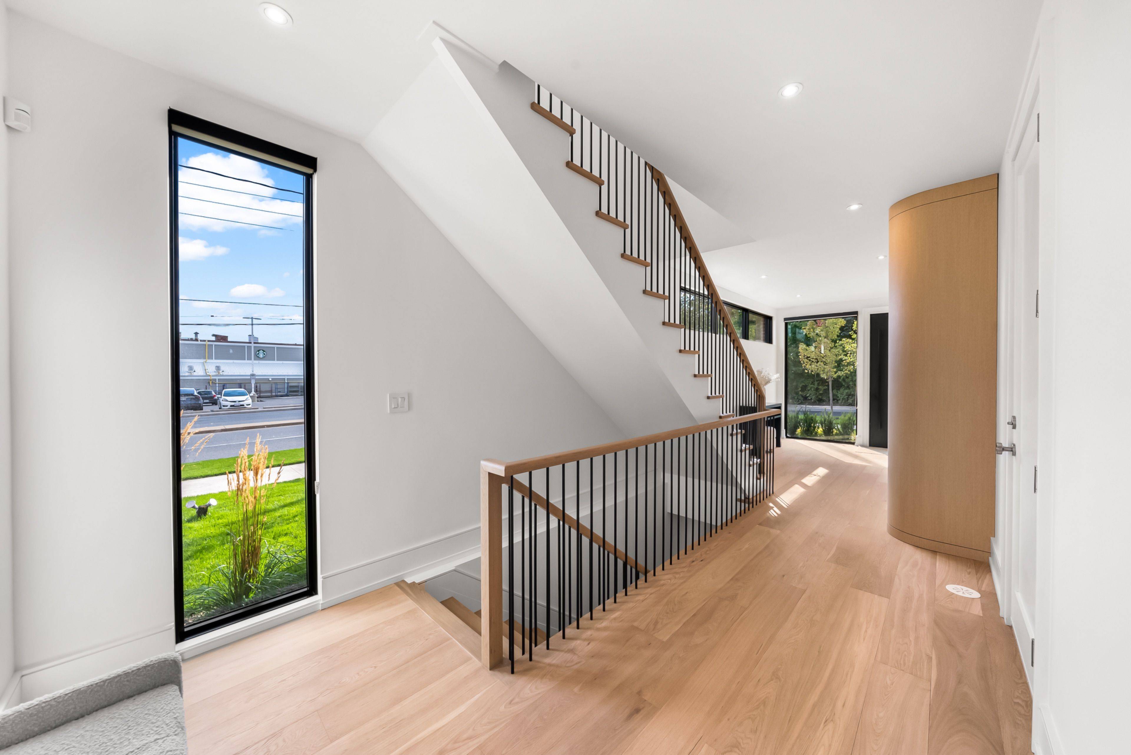 38 Evergreen GDNS, Toronto C11, ON M4G 1C5