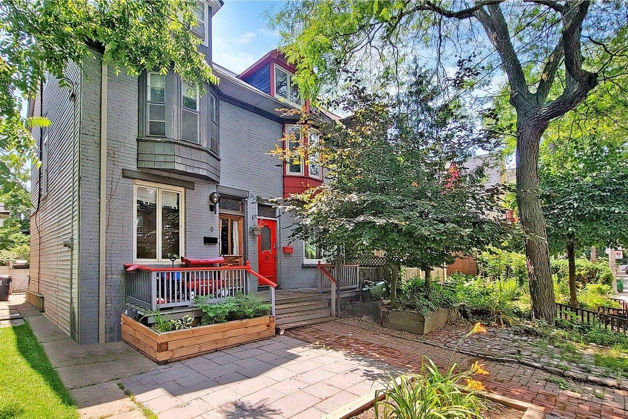 Toronto C02, ON M6G 1T7,11 Olive AVE