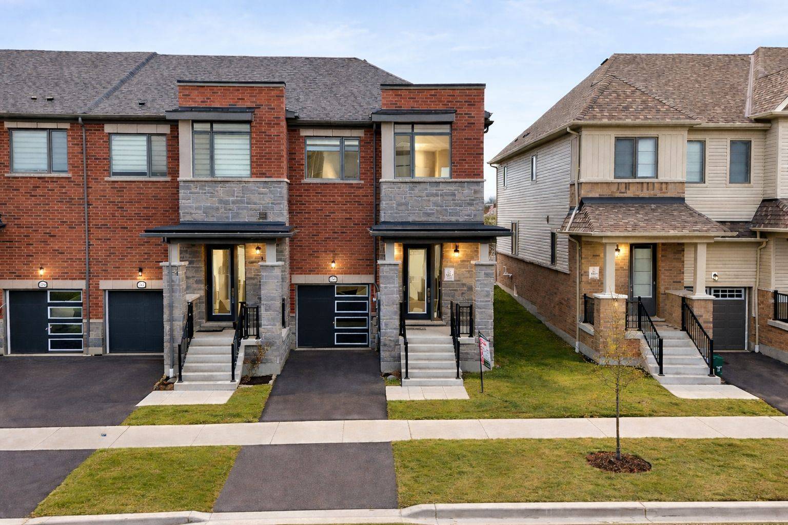 Oshawa, ON L1L 0R9,1068 Lockie DR