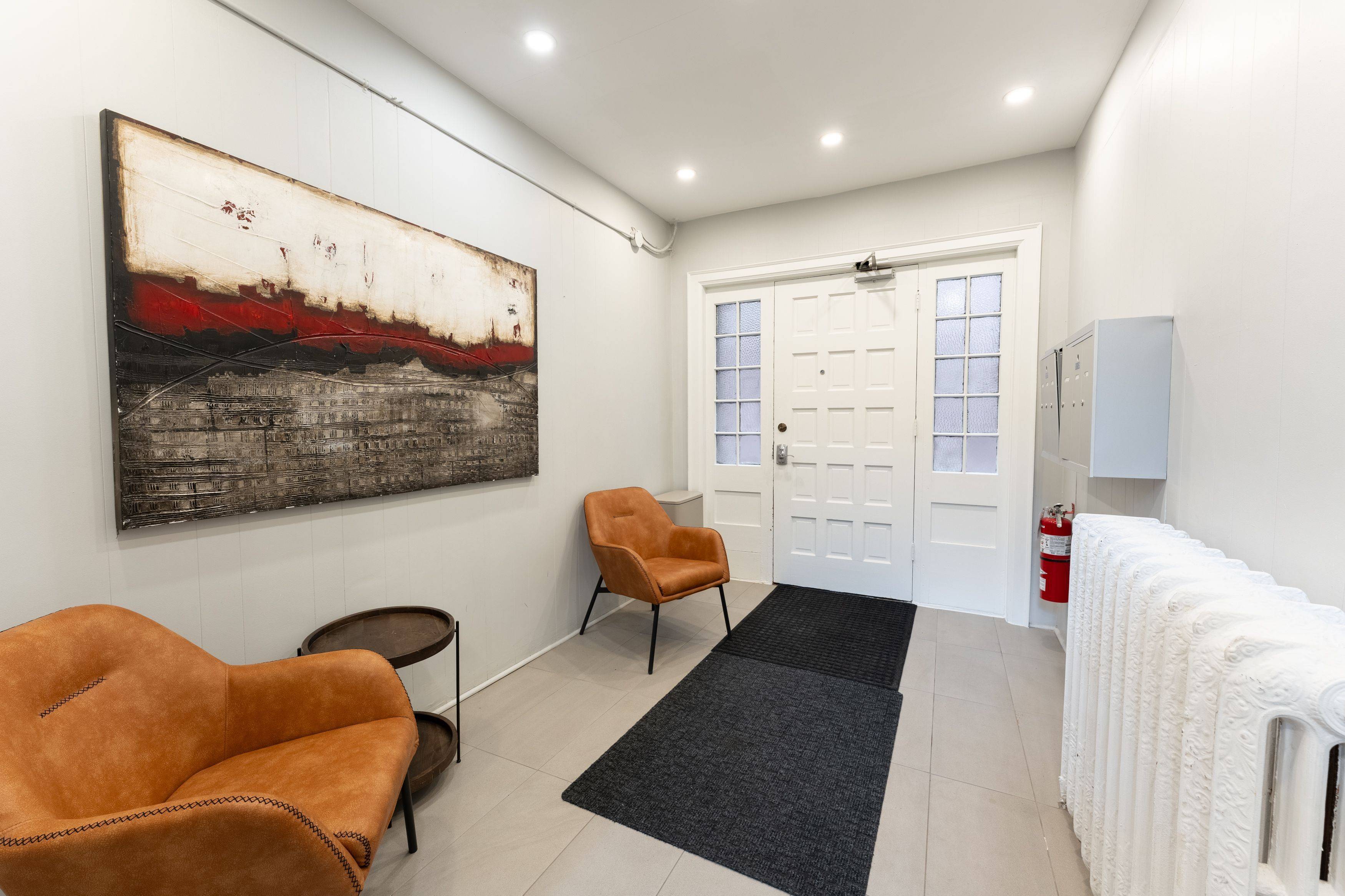 Mississauga, ON L5G 1E3,94 Lakeshore RD E #206