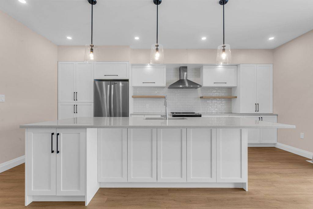 Tillsonburg, ON N4G 0K2,361 Quarter Town Line #606