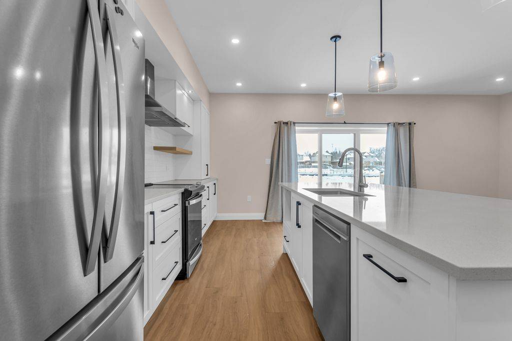 Tillsonburg, ON N4G 0K2,361 Quarter Town Line #606