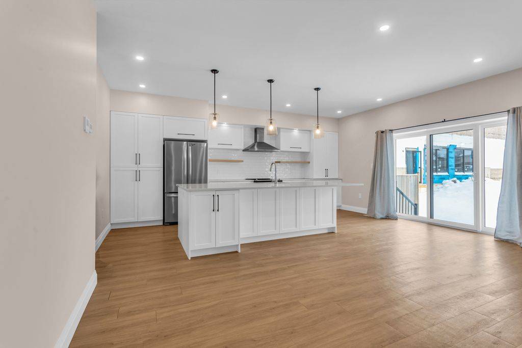 Tillsonburg, ON N4G 0K2,361 Quarter Town Line #606