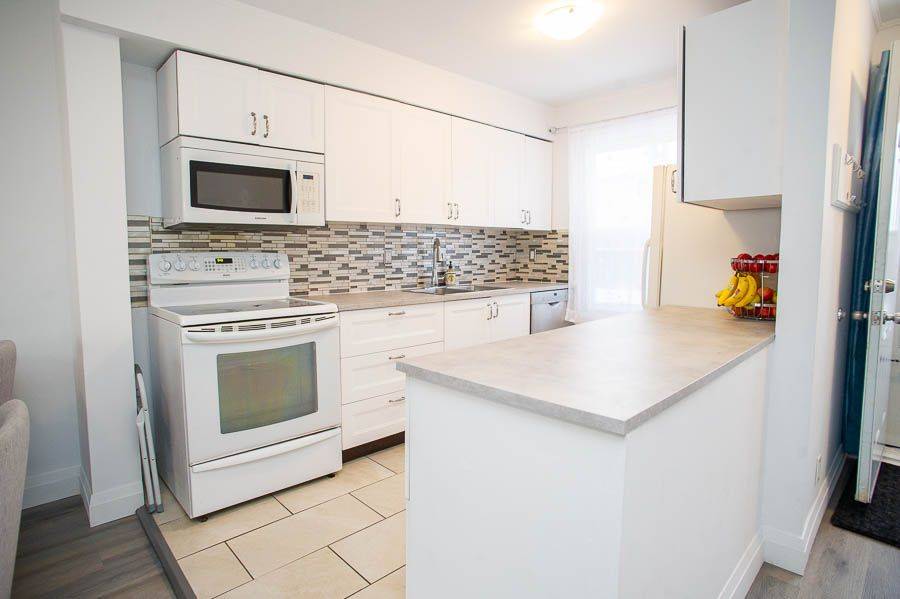 Brantford, ON N3S 7L4,496 Grey ST #B